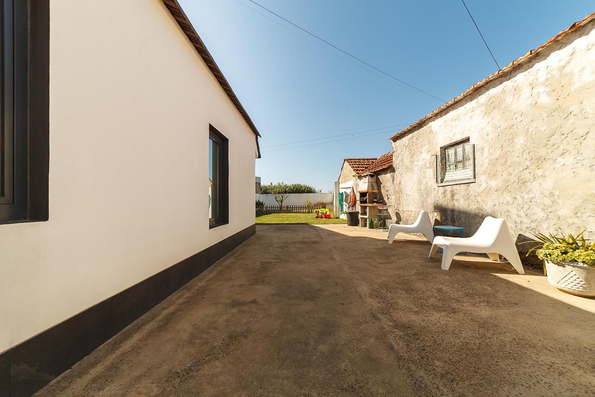 Gafa House - Family And Workplace